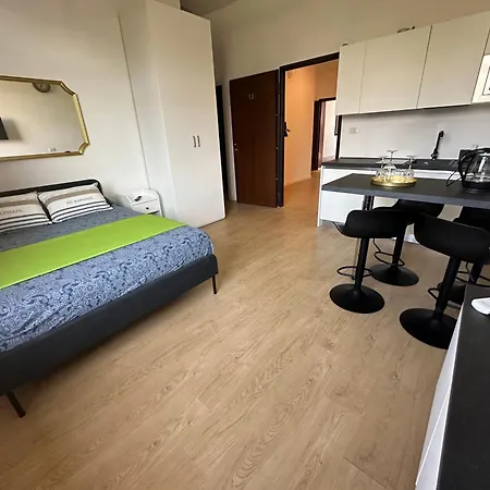 Apartamento Stardust Padre Giuliani Milão