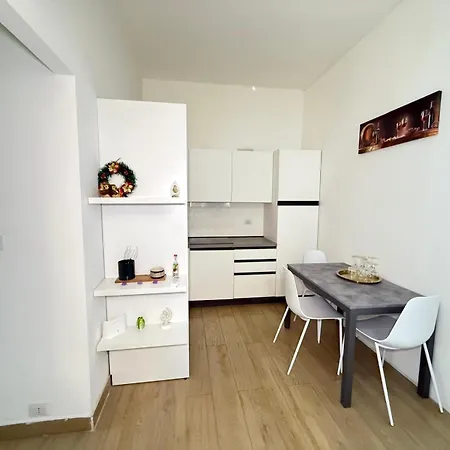 Stardust Padre Giuliani Apartamento Milão