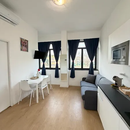 Apartamento Stardust Padre Giuliani Milão