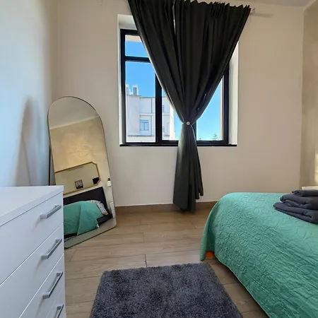 Apartamento Stardust Padre Giuliani Milão
