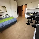 Appartement Stardust Padre Giuliani Milaan